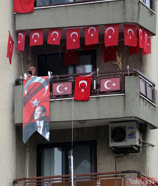 Genç-Yaşlı, Kadın-Erkek Tüm Vatandaşlar Da Kutlamalara Katıldı.