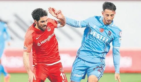 jesus-ardaya-sarildi-jesus-ile-arda-guler-buzlari-eritti-1684536900431.jpeg Jorge Jesus ve Arda Güler buzları eritti!-4