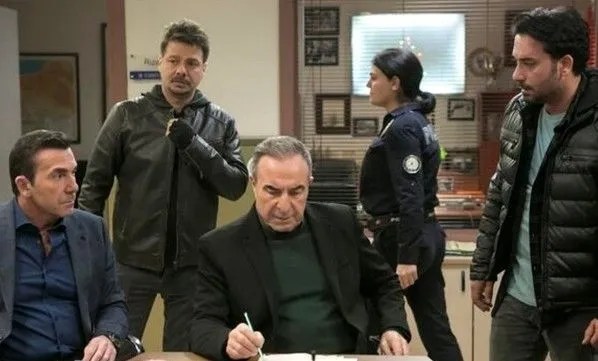Arka Sokaklar'ın setinde olaylar karıştı Kanal D veto etti! İkinci kez aynı şey olunca bardak taştı çekimler durduruldu veda etti-6