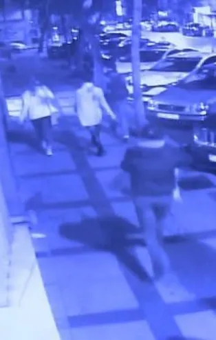 Beşiktaş'ta kağıt toplayıcısı 3 kişiyi bıçakladı! Polis her yerde onu arıyor