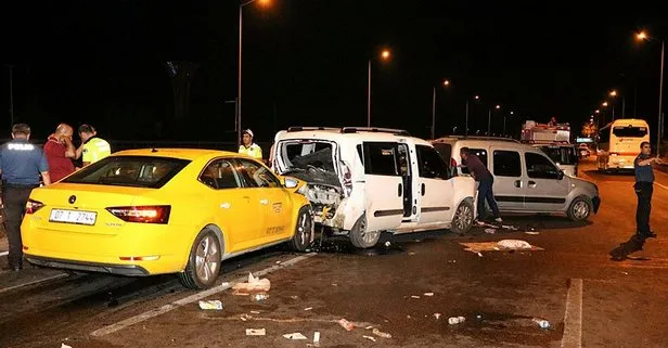 Antalya’da zincirleme trafik kazası! 10 kişi yaralandı