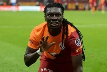 Galatasaray’da Bafetimbi Gomis krizi tatlıya bağlandı