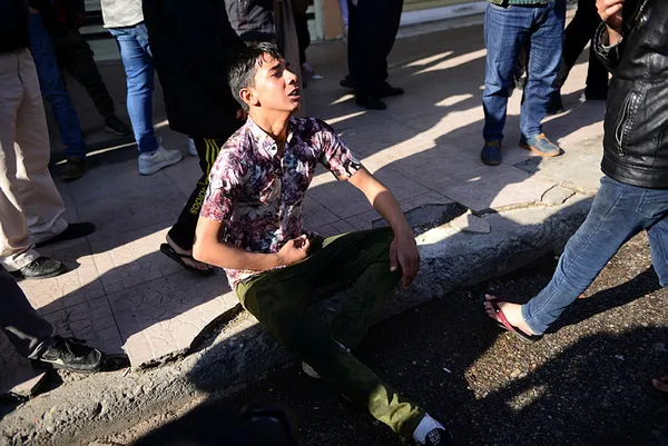 irakin-suleymaniye-kentinde-maaslarin-odenmemesi-protesto-edildi-olaylarda-kurt-yonetimi-protesto-eden-bir-cocuk-kursunlandi-1607355080246.jpg Irak'ın Süleymaniye kentinde maaşların ödenmemesi protesto edildi! Olaylarda Kürt yönetimini protesto eden bir çocuk kurşunlandı-2