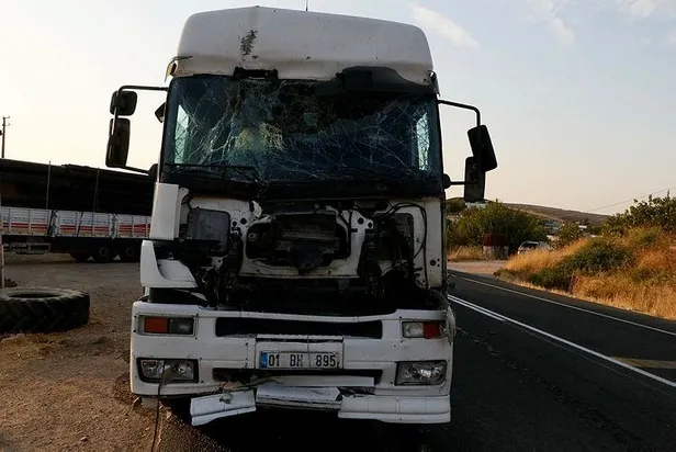 Şanlıurfa'da jandarmaları taşıyan otobüsle TIR çarpıştı! Şehit ve yaralılar var-2