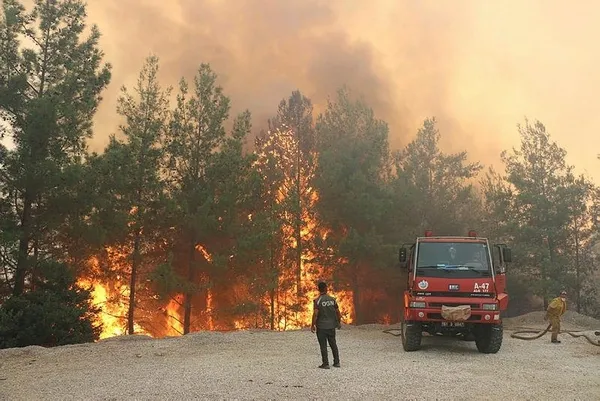 Son dakika: Adana Kozan'da orman yangını! 6 köyde 800 hane boşaltıldı-2