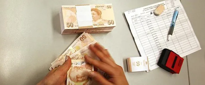 350-bin-liranin-32-gunluk-mevduat-getirisi-dudak-ucuklatti-bankalarda-faiz-yarisi-harlandi-1702977647315.jpg Bankalarda faiz yarışı tam gaz! 350.000 TL'nin 32 günlük mevduat getirisi dudak uçuklatıyor-4