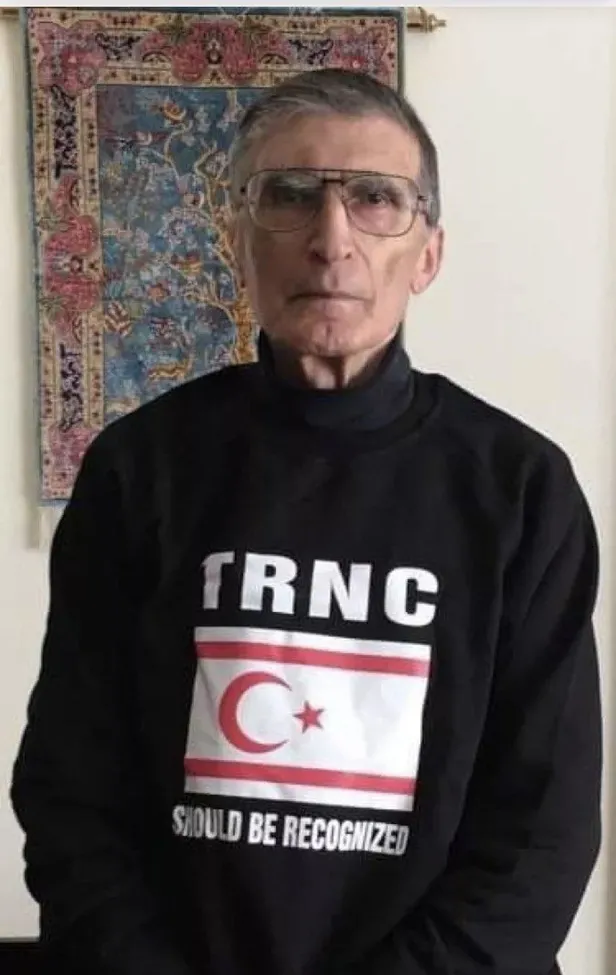 Başkan Erdoğan'ın çağrısına Aziz Sancar'dan destek: İngilizce 'KKTC tanınmalı' yazan tişört giydi-1