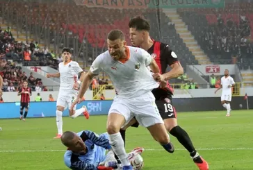 11 dakikada değişen maç! Zorlu deplasmanda zafer keyfi