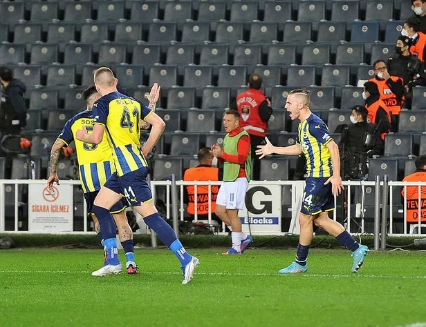 ferdi-1-gol-ve-1-asistle-feneri-ayakta-tutmaya-calisti-ama-yenilgiye-engel-olamadi-1645138670010.jpeg