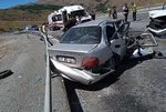 Erzincan’da korkunç kaza! İki otomobil çarpıştı: 3 kişi ölü, 6 kişi yaralandı