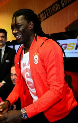 Gomis, Galatasaraylı taraftarlarla buluştu