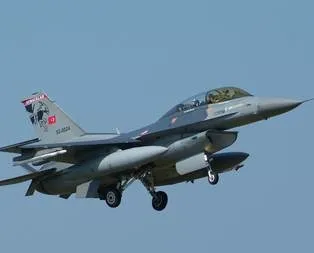 Savaş uçaklarımız orayı vuruyor!