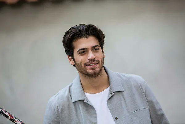 Can Yaman karakolluk oldu!-2