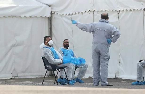 Son dakika: İngiltere'de koronavirüsten ölenlerin sayısı 8 bin 937'ye yükseldi-1