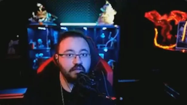 ekrem-imamoglunun-ihale-kiyagini-desifre-eden-jahrein-yedigi-linc-sonrasi-patladi-ayibi-yapan-imamoglu-1647714986825.jpeg Ekrem İmamoğlu'nun ihale kıyağını deşifre eden Jahrein yediği linç sonrası patladı! "Ayıbı yapan İmamoğlu..."-4