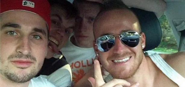 F.Bahçelileri kızdıran poz