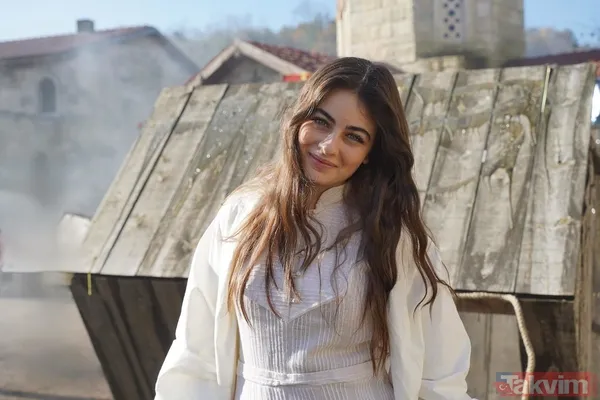 Kuruluş Osman’ın Bala Hatun’u ile Fatma Hatun’una bakın! Özge Törer ile Leya Kırşan’ın doğum günü pozuna beğeni yağdı! - 5