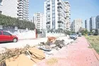 Adana Seyhan’da çöp ve moloz tepkisi: 35 derece sıcaklıkta kötü koku mahalleyi sardı