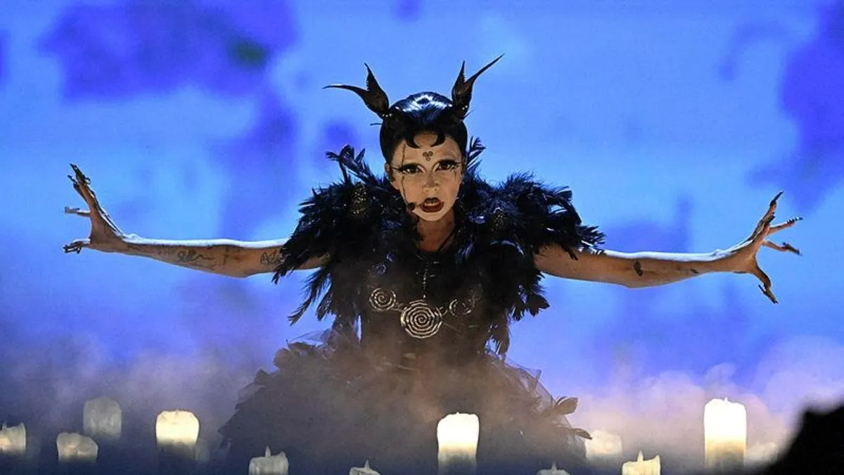 Eurovision Şarkı Yarışması'nın İrlandalı temsilcisi Bambie Thug kefiyeyle röportaj verdi İsrail'e tepki gösterdi! EBU'nun ateşkes hazımsızlığı