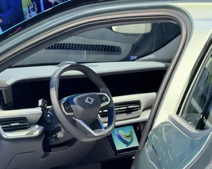 turkiyenin-yerli-ve-milli-otomobili-toggun-yeni-modeli-gorucuye-cikti-iste-ilk-goruntuler-1704831253679.jpeg İşte T10F'den ilk görüntüler | Türkiye'nin yerli ve milli otomobili Togg dünya sahnesinde! Yeni modelin özellikleri neler? Ne zaman yollarda olacak?-20