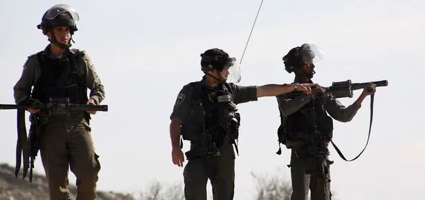 İsrail 3 Filistinli çocuğu gözaltına aldı