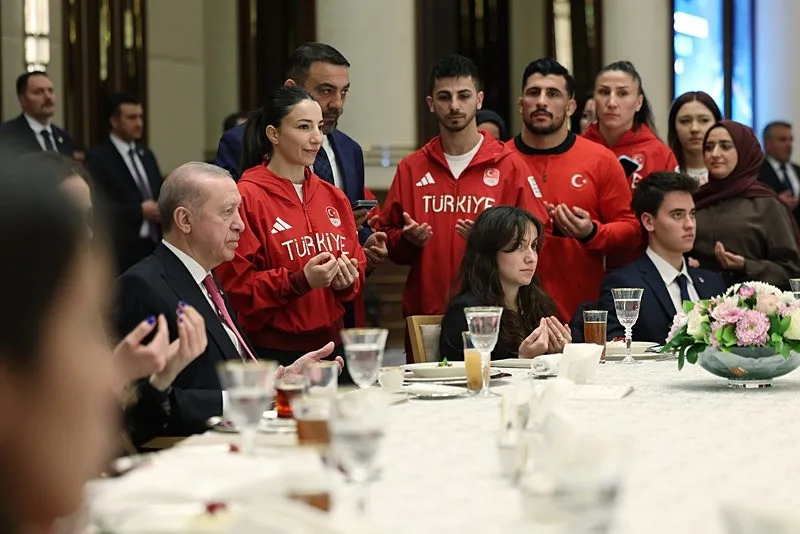Başkan Erdoğan KYK’lı gençlerle iftarda buluştu: Türkiye her alanda büyük atılım içinde-6