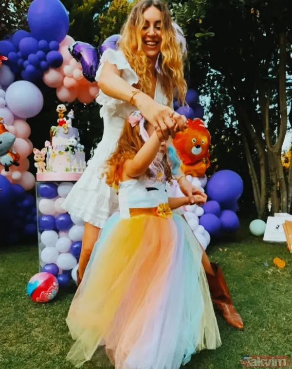 Sinem Kobal boynuna takıp paylaştı: "Maşallah" Kenan İmirzalıoğlu'nun ilk göz ağrısı Lalin'den annesine hediye! - 7