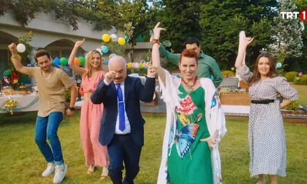 TRT 1 en çok izlenen dizisinden bile vazgeçti gözünün yaşına bakmadı! 2 dizinin birden fişi çekildi finale yürüyor-5