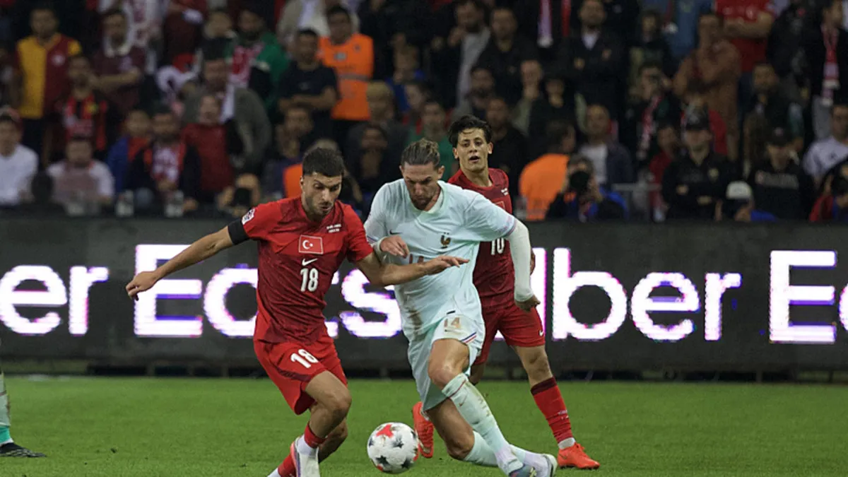 A Milli Takım Fransa'ya 1-0 Yenildi, Mücadele Alkış Aldı