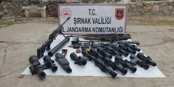 son-dakika-pkknin-kis-yapilanmasina-darbe-bestler-derelerde-85-magara-yok-edildi-2-terorist-olduruldu-1636793502531.jpg Son dakika: PKK'nın kış yapılanmasına darbe! Bestler-Dereler'de 85 mağara yok edildi, 2 terörist öldürüldü-3