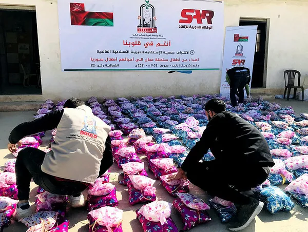 suriyedeki-cadir-kentlerde-yasayan-cocuklar-usumesin-diye-mont-yardimi-yapildi-1613405774744.jpg Suriye'deki çadır kentlerde yaşayan çocuklar üşümesin diye mont yardımı yapıldı-6