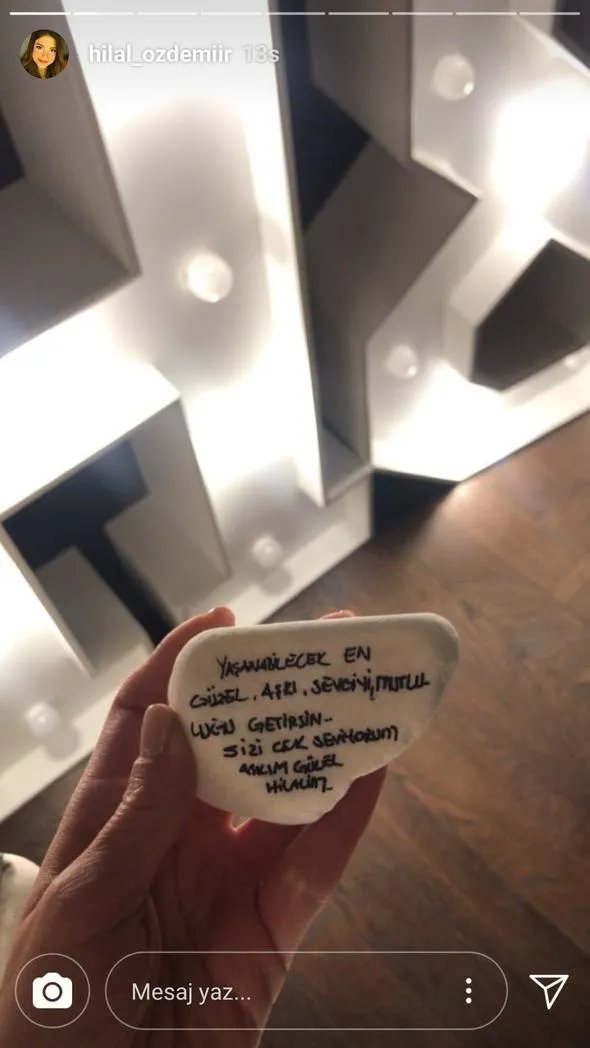 Kaleci Volkan Babacan spiker Hilal Özdemir'le nişanlandı-4