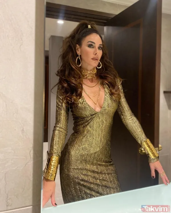 50’lik Defne Samyeli leopar desenli bikinisiyle denizden salına salına çıktı! Deren Talu’dan yorum gecikmedi! Yakın çekim yayınlayan Defne... - 7