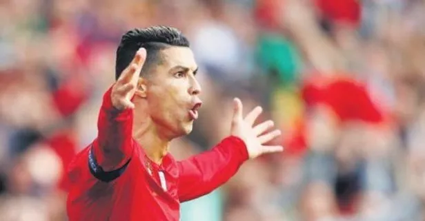 Ronaldo 1 milyar dolarlık kazancı geçen ilk futbolcu oldu