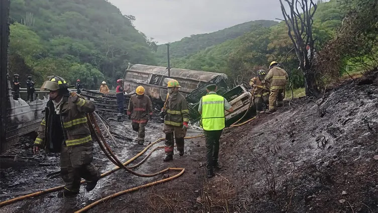 Meksika'da tanker kazasında 8 kişi öldü