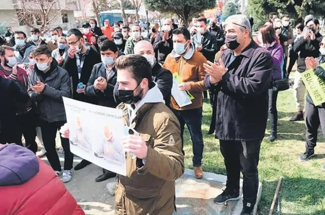Konya'da esnaf gibi eylem yapan troller CHP üyeleri çıktı