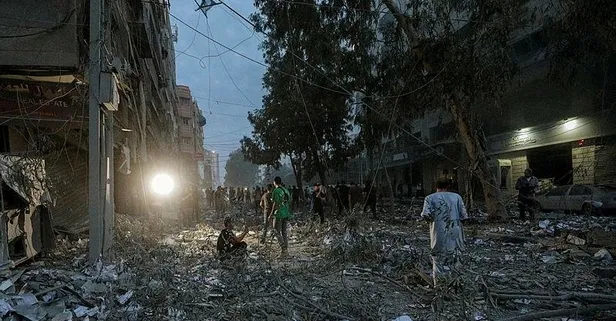 İsrail savaş uçakları Gazze Şeridi'nde bir camiyi vurdu