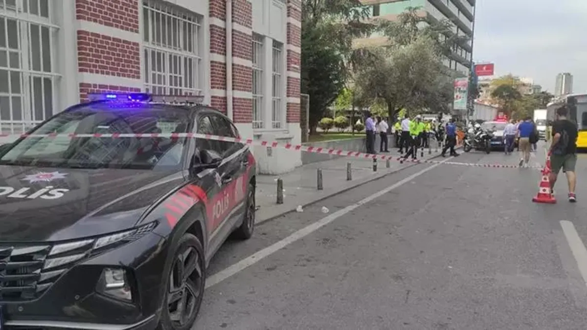 Geri manevra kabusu! Şişli'de polis aracı kaldırımda yürüyen iki kadına çarptı, bir kadın hayatını kaybetti