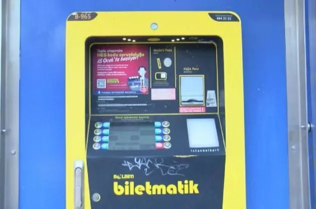 Biletmatiklerde kart yok! İstanbulkart satan gişeler önünde uzun kuyruklar oluştu