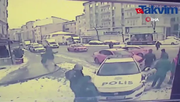 Esenyurt’ta kar sürücülere zor anlar yaşattı o anlar kameralara yansıdı