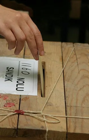 AK Parti adayları halka soracak