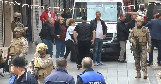 Esenler'de eşi ile oğlunu öldürdü! Polise not atıp intihar etti