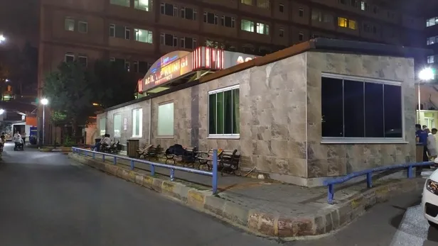 Hastane önünde silahlı saldırı paniği: 3 yaralı-1