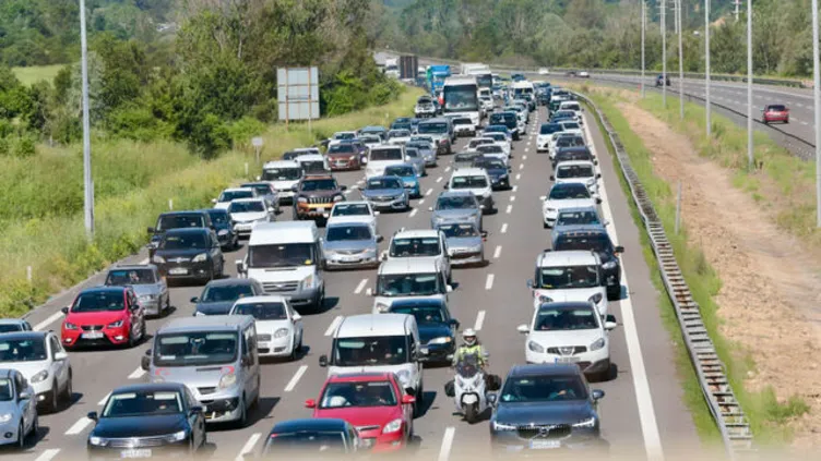İstanbul trafiğinde bayram tatili yoğunluğu!