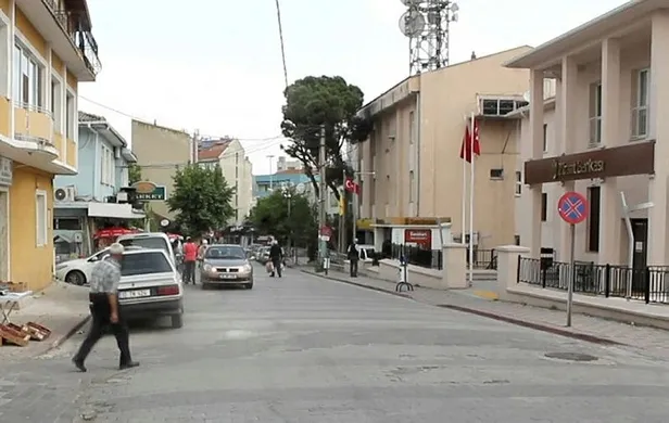 Balıkesir'deki deprem sonrası geceyi dışarıda geçirenler günün ilk ışıklarıyla evlerine döndü! Panik anları kamerada-3