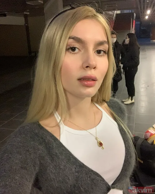 Aleyna Tilki ‘sürpriz geliyor’ dedi süper minisiyle paylaştı! Hem kıyafeti hem pozları çok konuşuldu ‘Yakışmıyor sana’ - 1