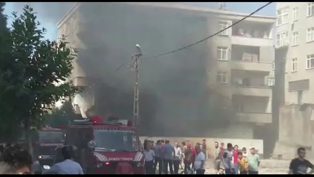Bağcılar'da panik anları! Mahalle sakinleri sokağa döküldü-1