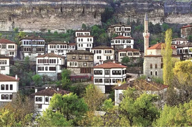 UNESCO Dünya Miras Listesi’nde yer alan Karabük’ün Safranbolu ilçesi ihtişamıyla dikkat çekiyor