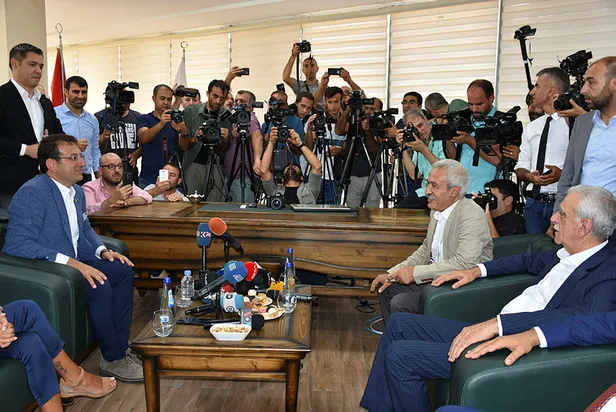 HDP'lilerin ayağına giden Ekrem İmamoğlu'na sert tepki: Amacınız şovdu, hainlere destek vermekti-1