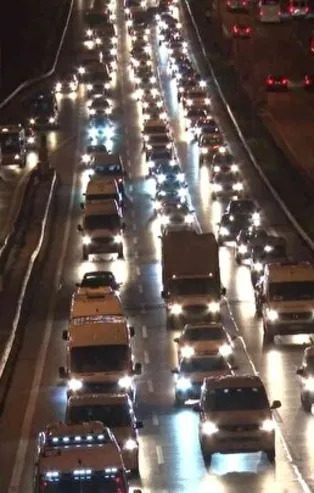 Son dakika: Haftanın ilk iş gününde İstanbul'da trafik durma noktasına geldi!